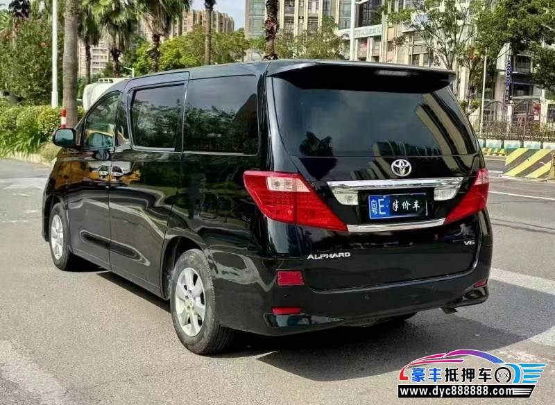 10年丰田埃尔法轿车抵押车出售