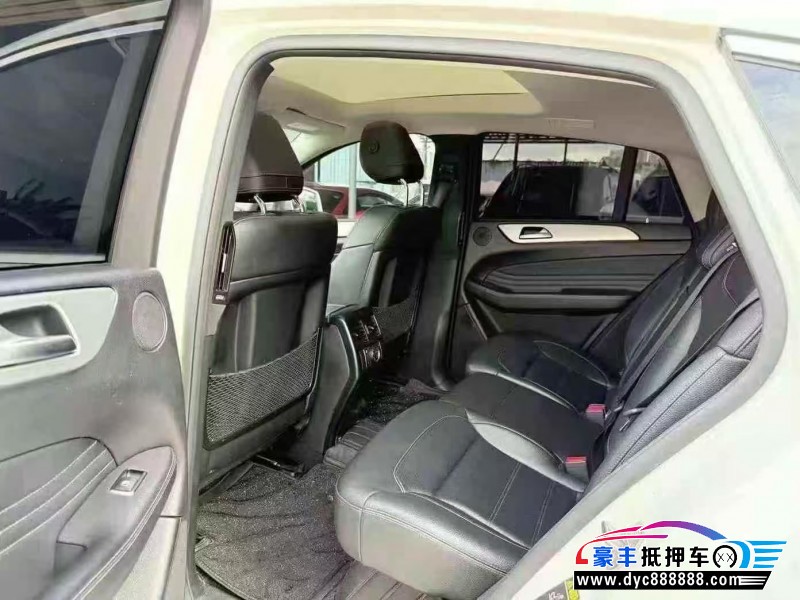 19年奔驰GLE轿车抵押车出售