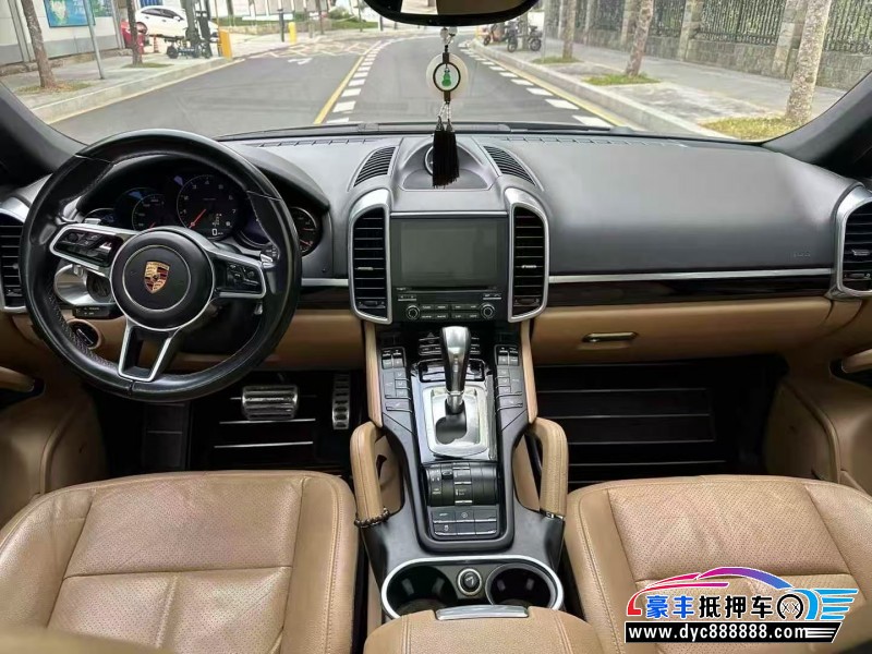 16年保时捷卡宴轿车抵押车出售