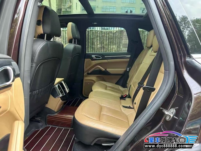 16年保时捷卡宴轿车抵押车出售