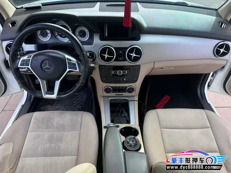 15年奔驰GLK轿车抵押车出售