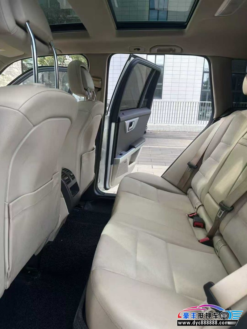 15年奔驰GLK轿车抵押车出售