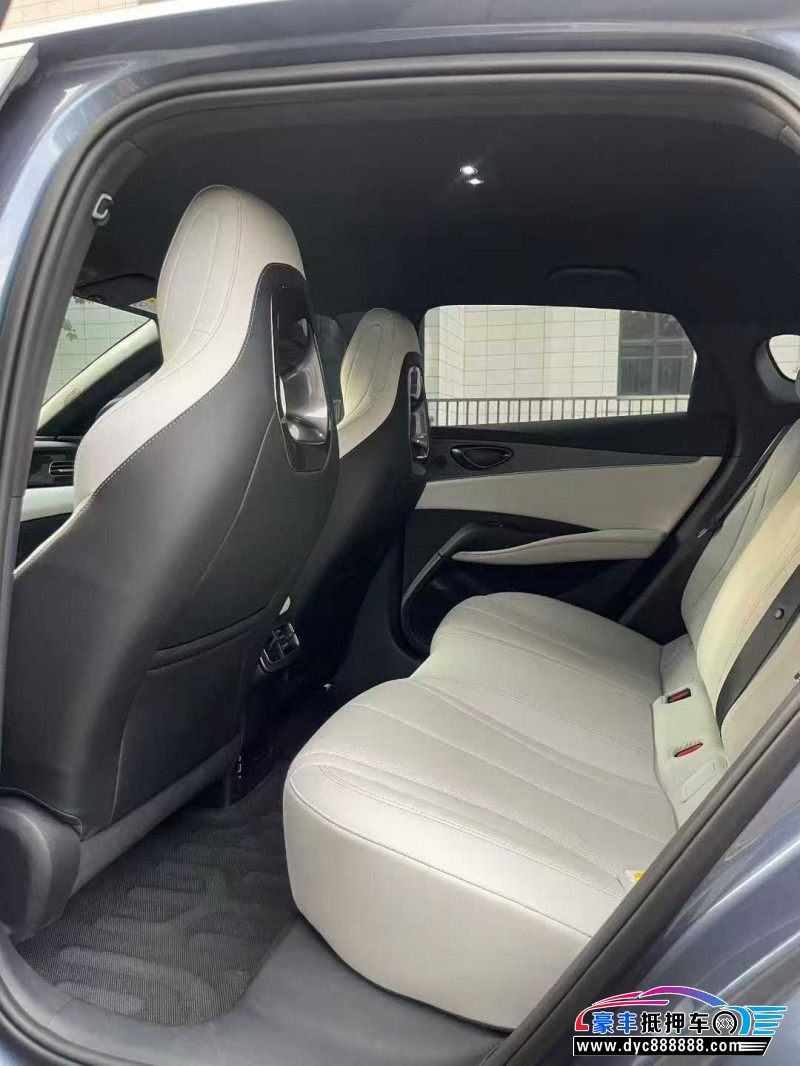 25年比亚迪海豹轿车抵押车出售