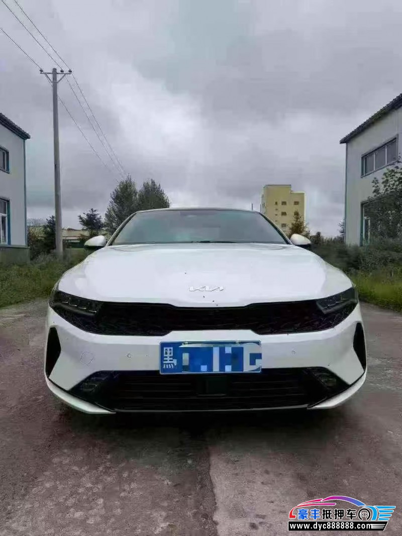 抵押车出售24年起亚K5轿车