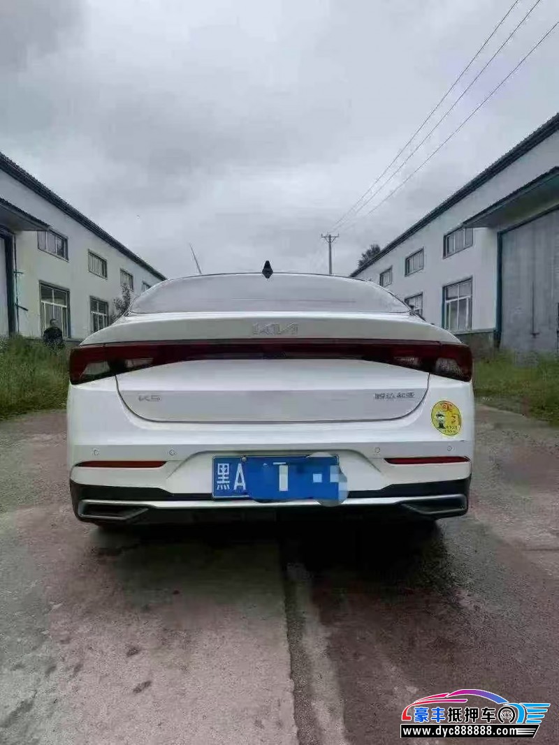 24年起亚K5轿车抵押车出售