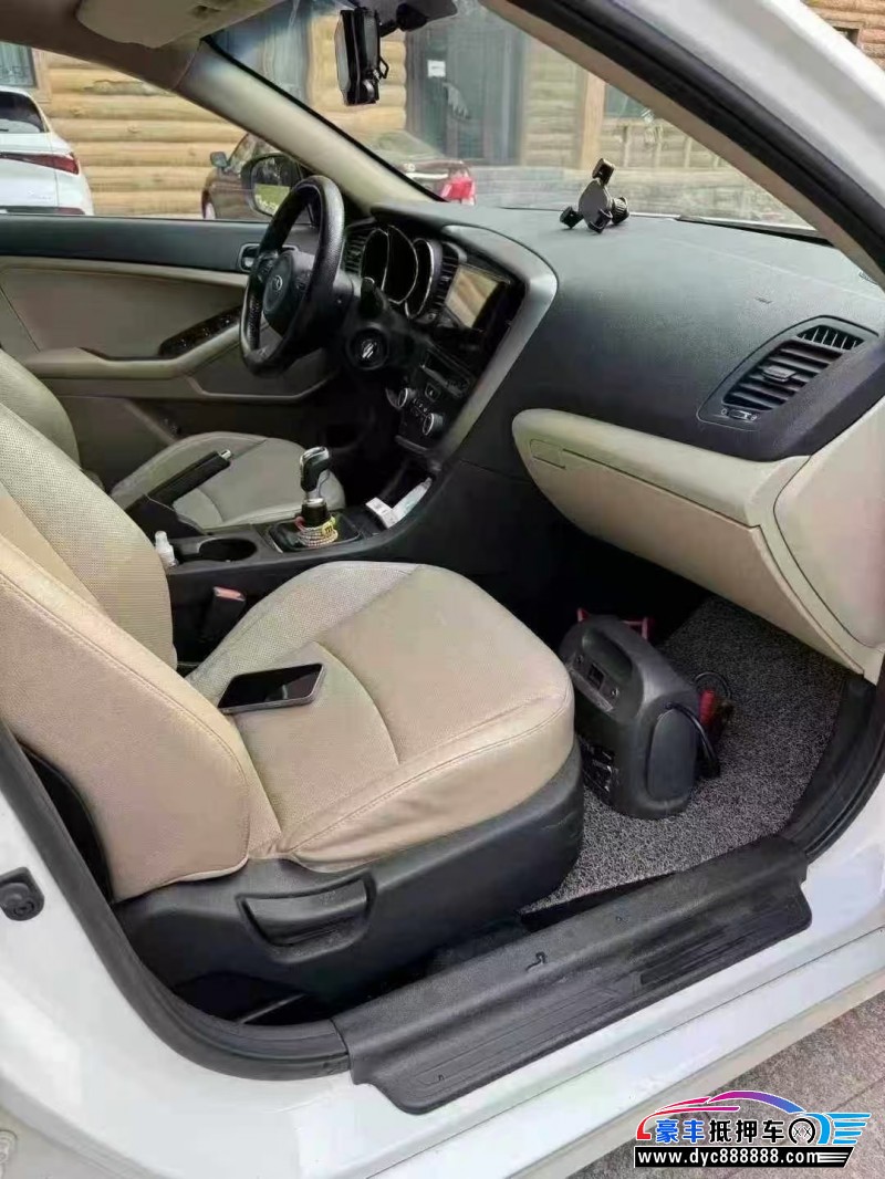 17年起亚K5轿车抵押车出售