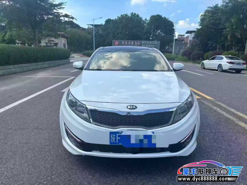 13年起亚K5轿车抵押车出售