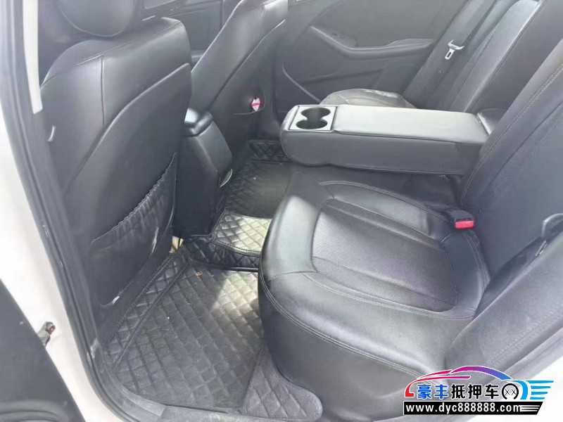 13年起亚K5轿车抵押车出售