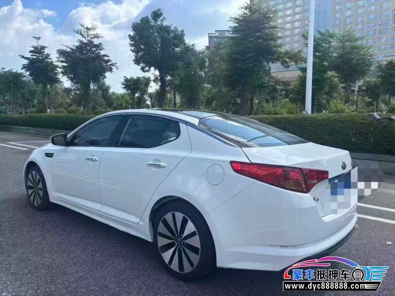 13年起亚K5轿车抵押车出售