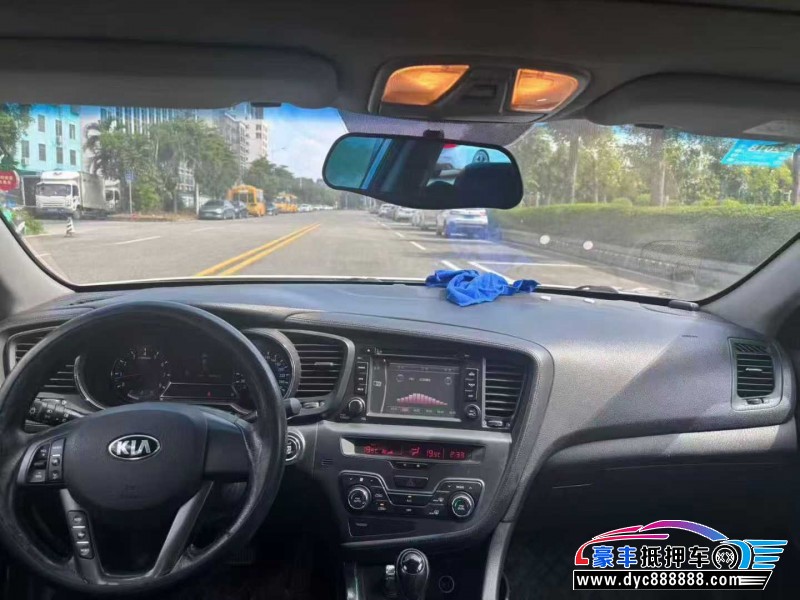 13年起亚K5轿车抵押车出售