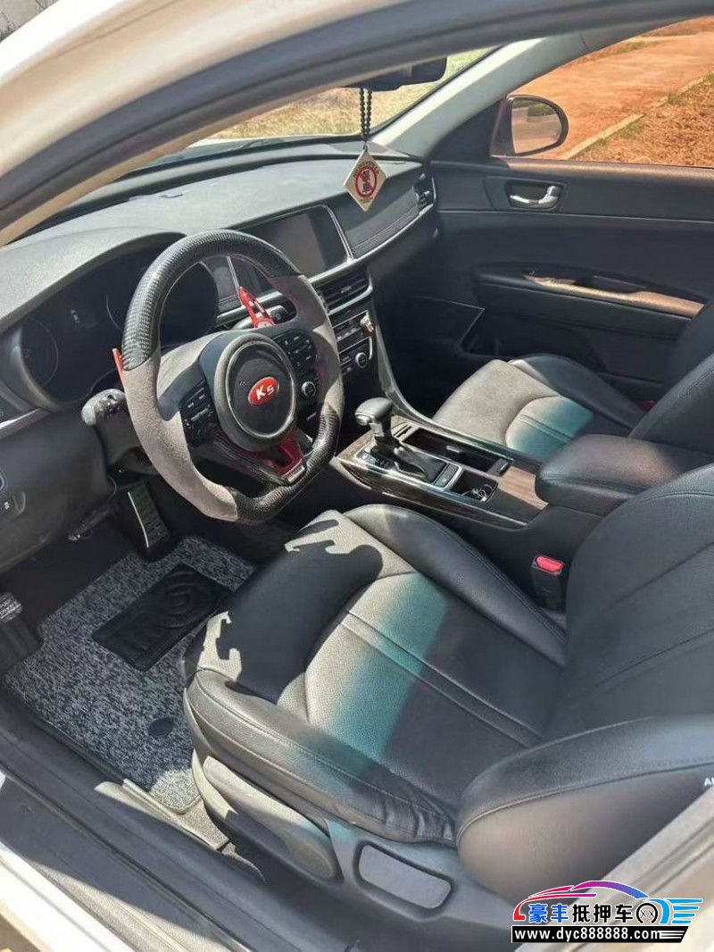 17年起亚K5轿车抵押车出售