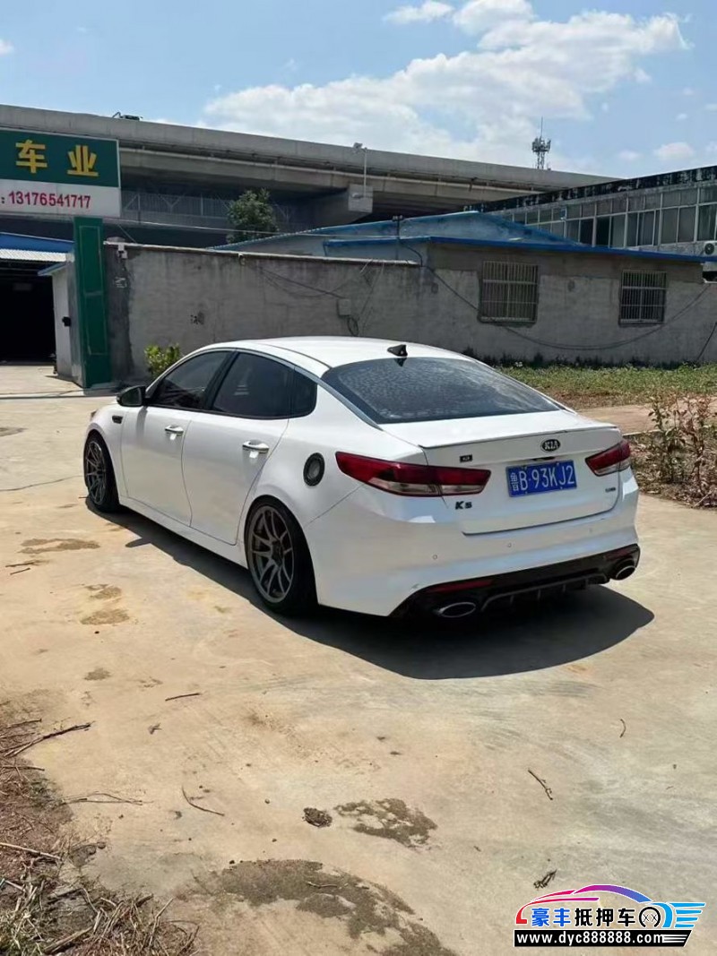 17年起亚K5轿车抵押车出售