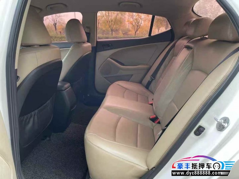 18年起亚K5轿车抵押车出售