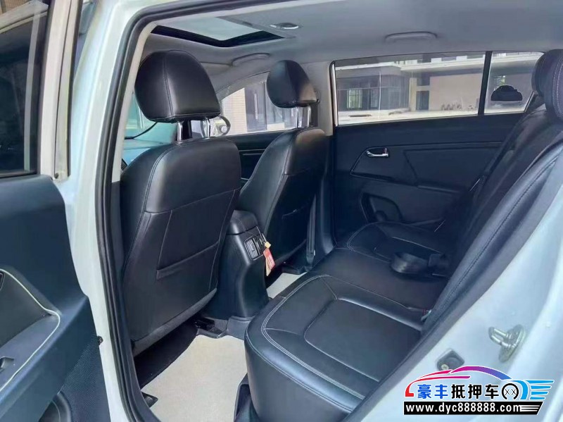 16年起亚智跑轿车抵押车出售