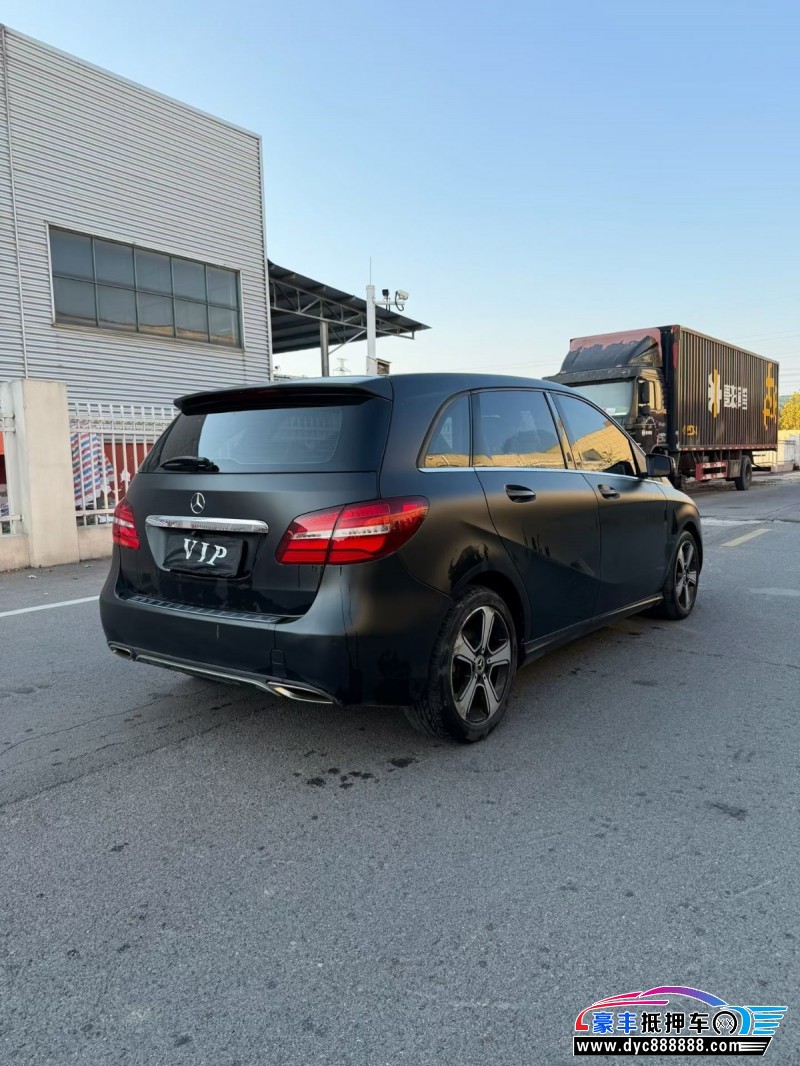 17年奔驰B轿车抵押车出售