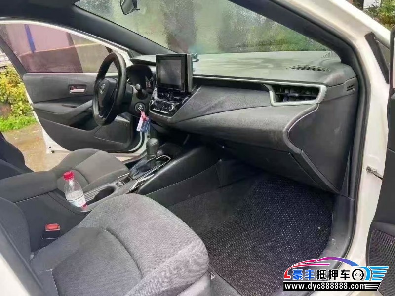 22年丰田雷凌轿车抵押车出售