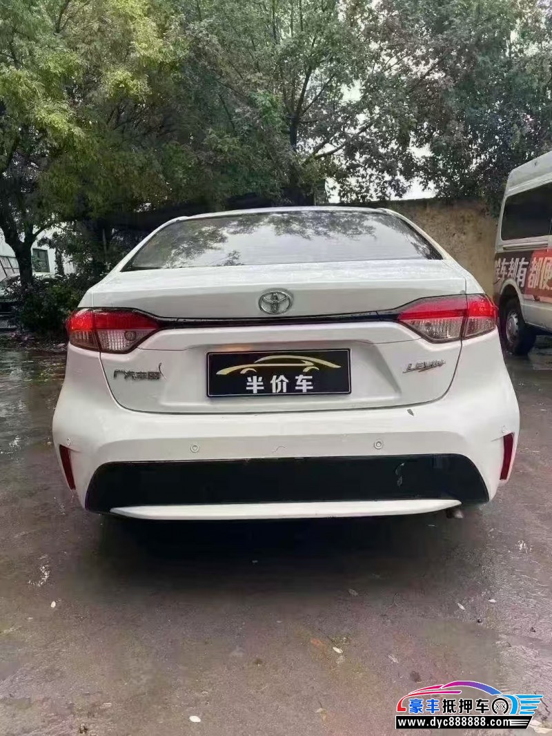 22年丰田雷凌轿车抵押车出售