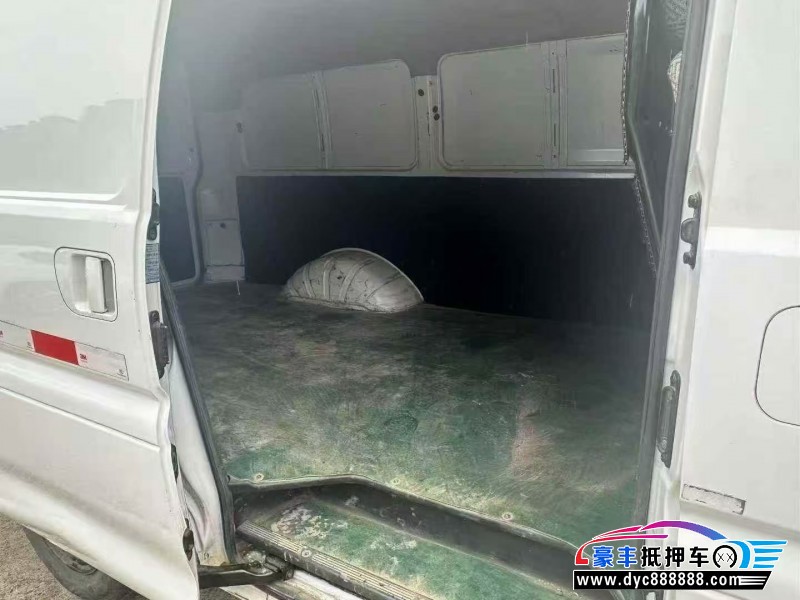 20年东风风行菱智轿车抵押车出售