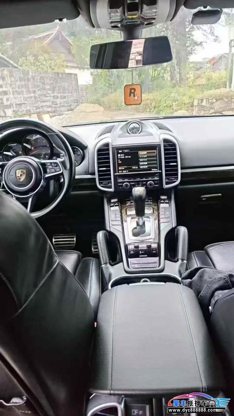 14年保时捷卡宴轿车抵押车出售