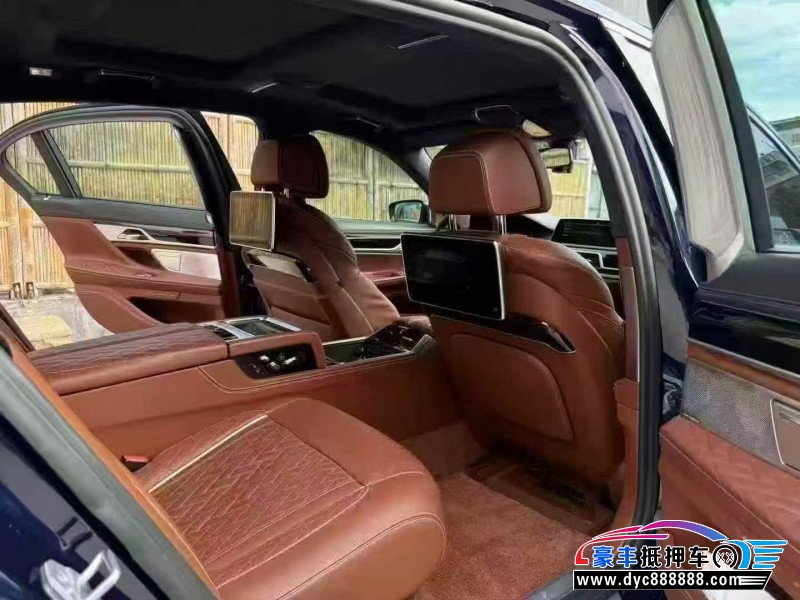 20年宝马7系轿车抵押车出售