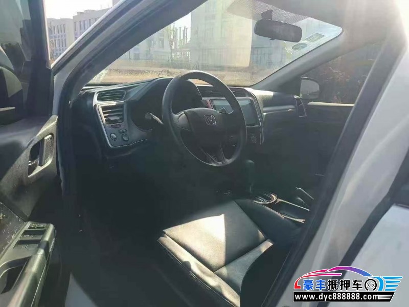 17年本田竞瑞轿车抵押车出售