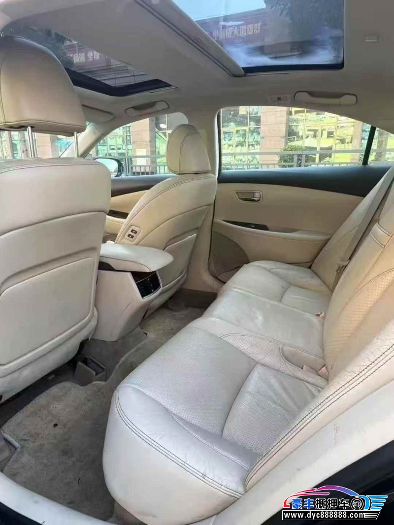 11年雷克萨斯ES轿车抵押车出售