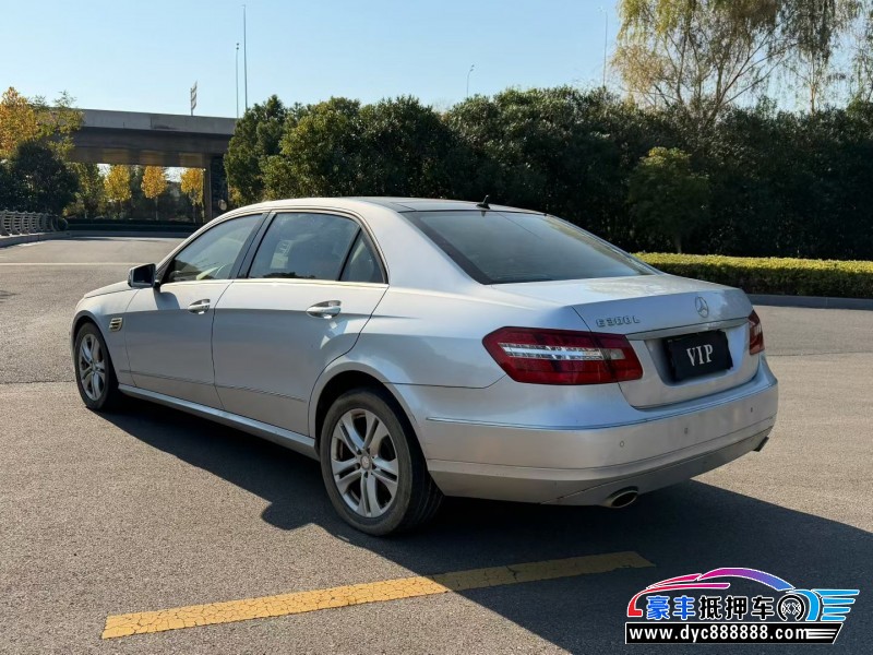 11年奔驰E轿车抵押车出售