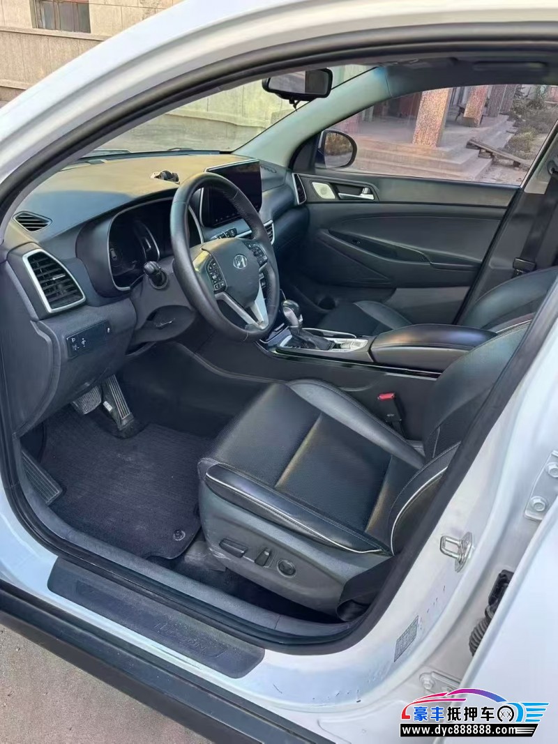 19年现代途胜轿车抵押车出售