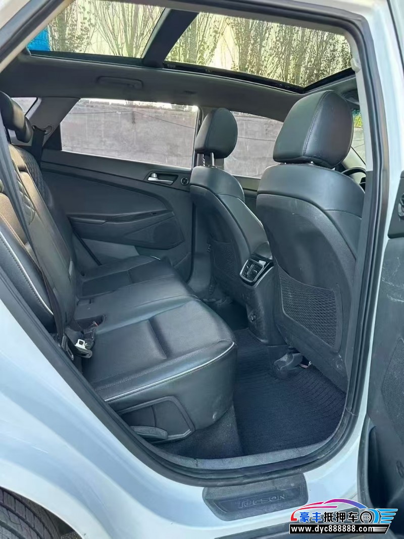 19年现代途胜轿车抵押车出售