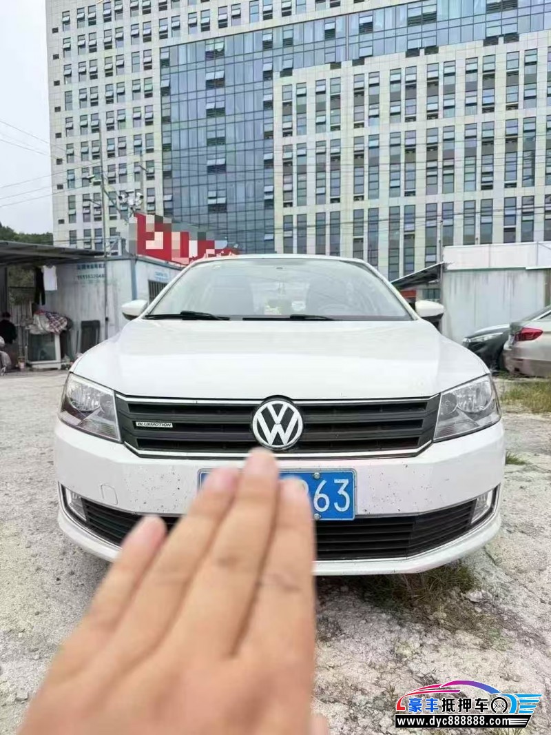 15年大众朗逸轿车抵押车出售