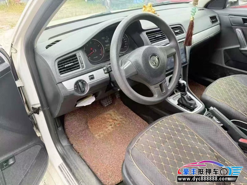 15年大众朗逸轿车抵押车出售