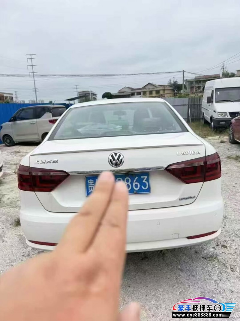 15年大众朗逸轿车抵押车出售