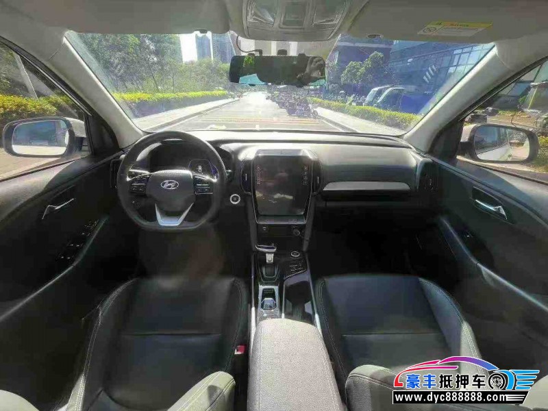 22年现代ix35轿车抵押车出售