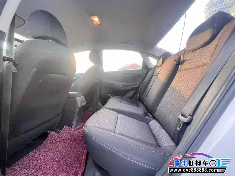 19年现代悦动轿车抵押车出售