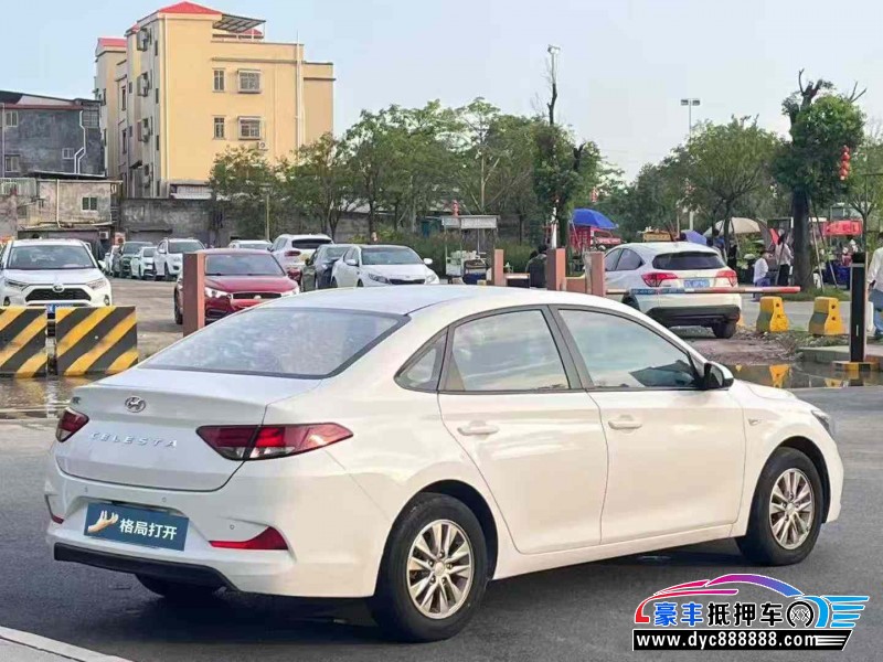 19年现代悦动轿车抵押车出售