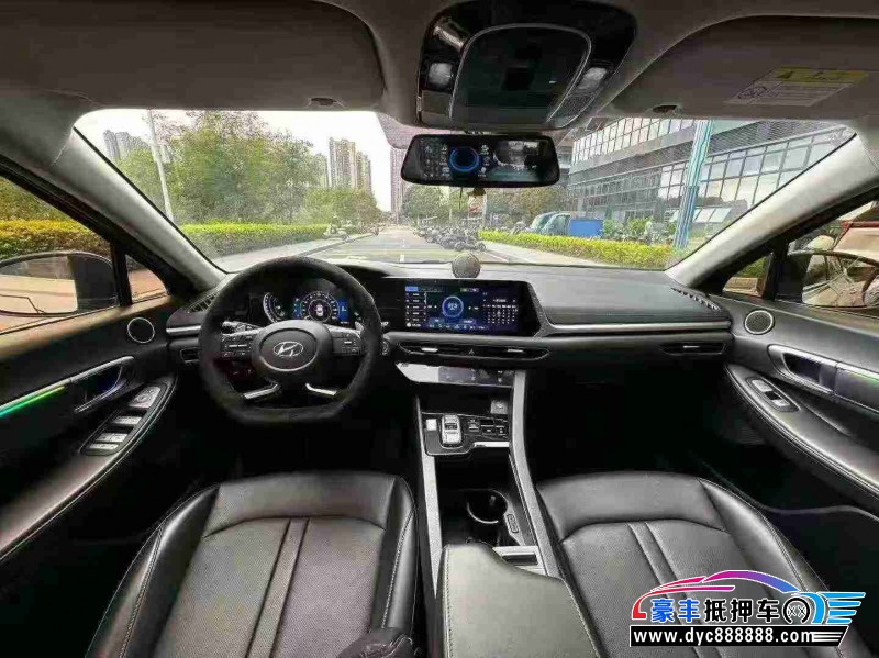 21年现代索纳塔轿车抵押车出售