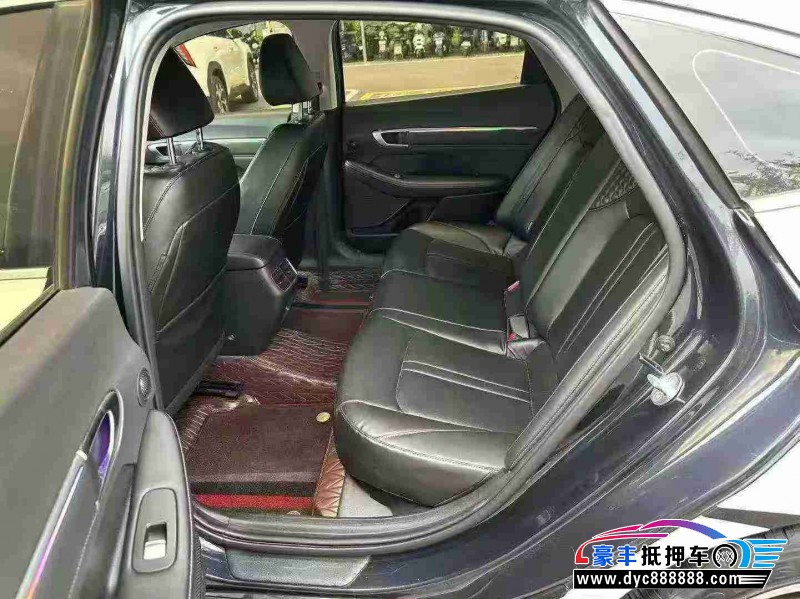 21年现代索纳塔轿车抵押车出售