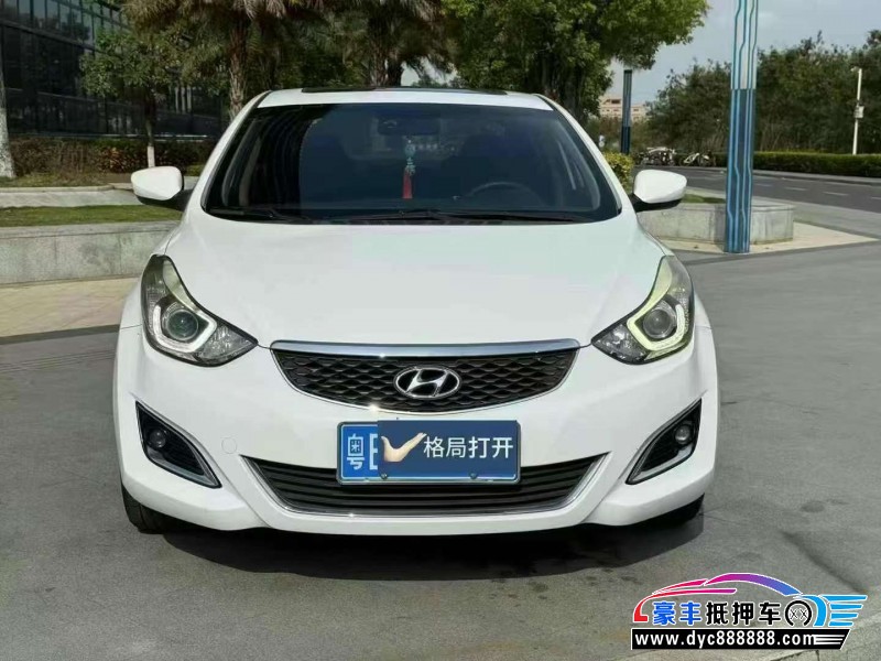 17年现代朗动轿车抵押车出售