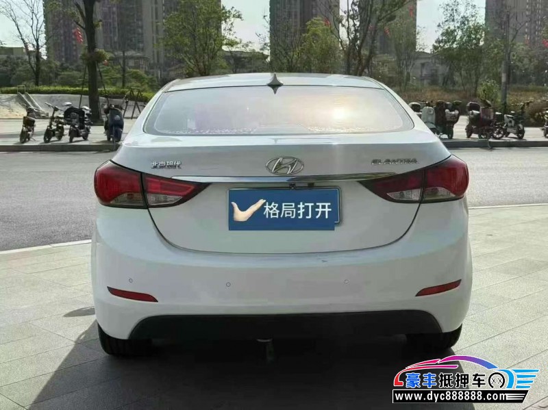 17年现代朗动轿车抵押车出售