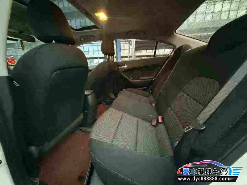 17年起亚K3轿车抵押车出售