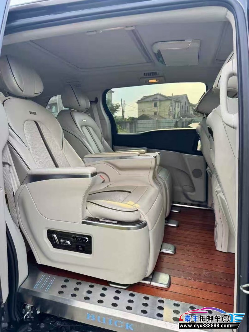 20年别克GL8轿车抵押车出售