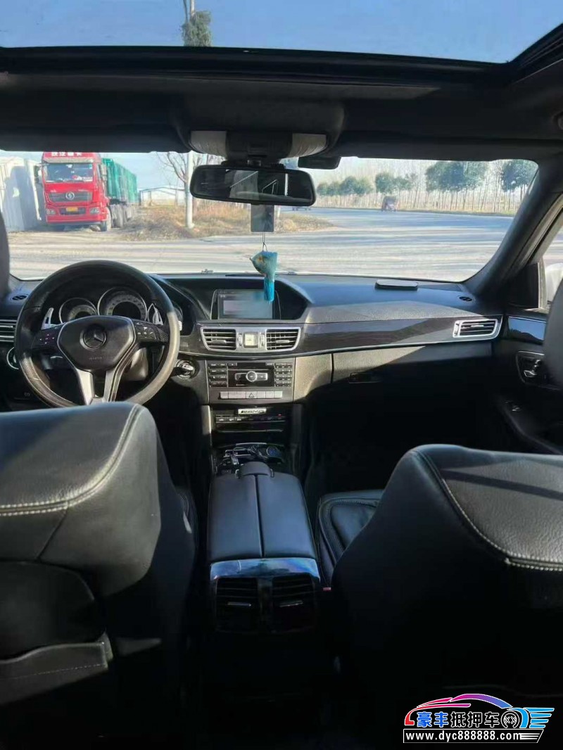 14年奔驰E轿车抵押车出售