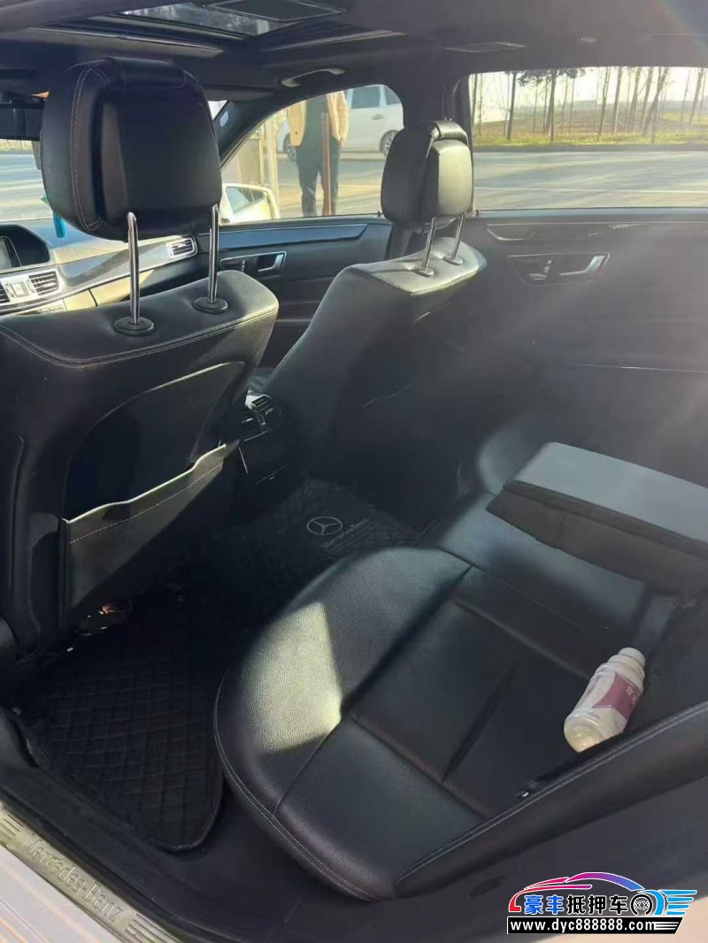 14年奔驰E轿车抵押车出售