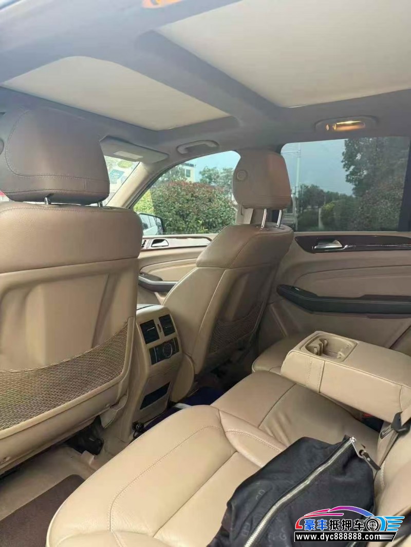 12年奔驰ML轿车抵押车出售