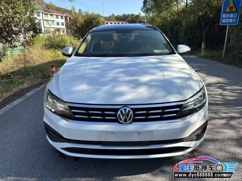 20年大众凌渡轿车抵押车出售