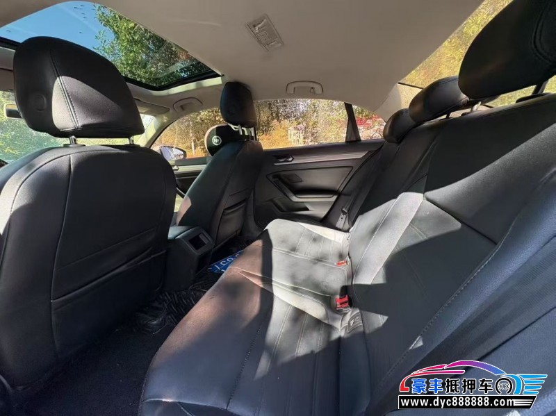 20年大众凌渡轿车抵押车出售