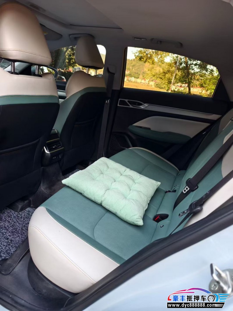 23年吉利帝豪轿车抵押车出售