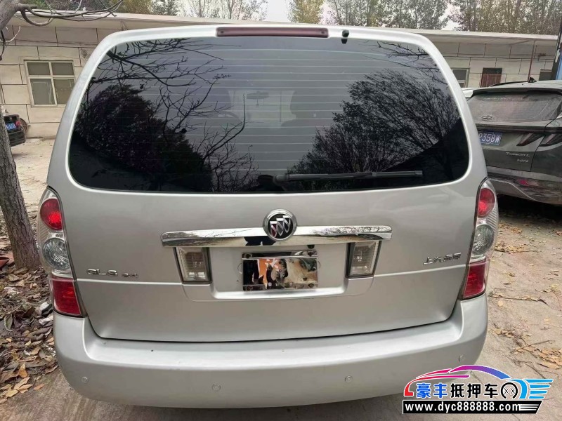 16年别克GL8轿车抵押车出售