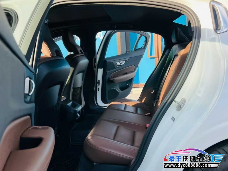 23年沃尔沃S60轿车抵押车出售