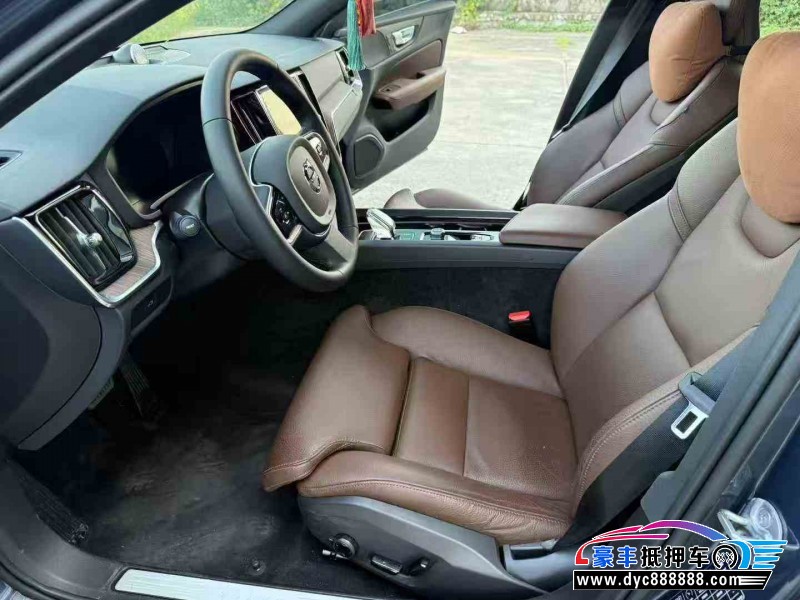 23年沃尔沃S60轿车抵押车出售